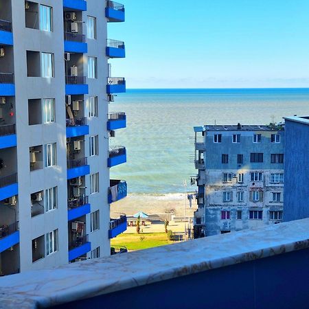 Sea apartment baTumi Bagian luar foto